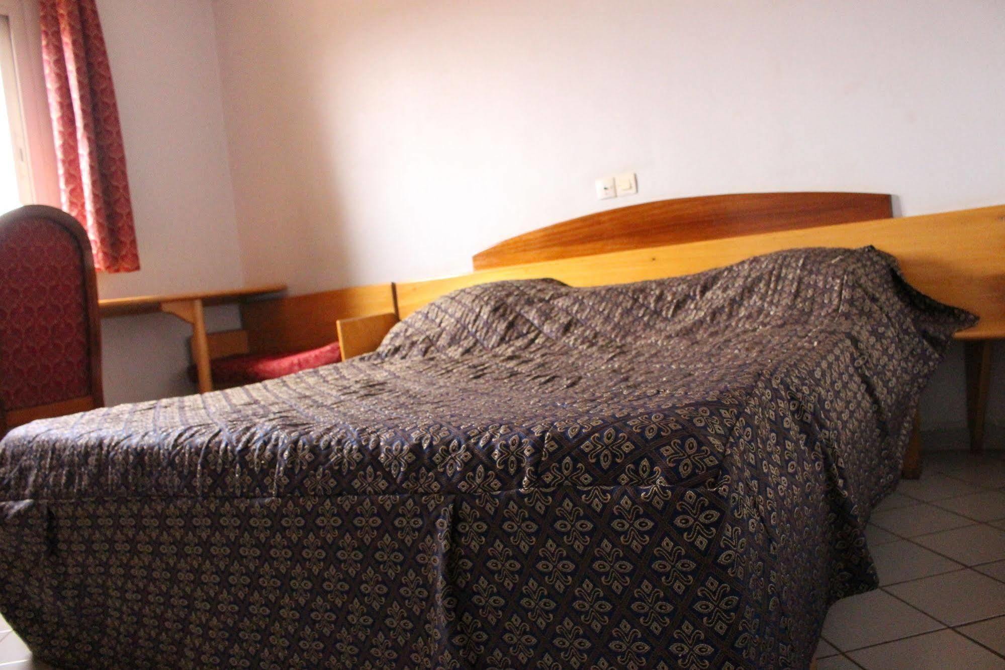 Hotel Altitel Bafoussam Eksteriør bilde
