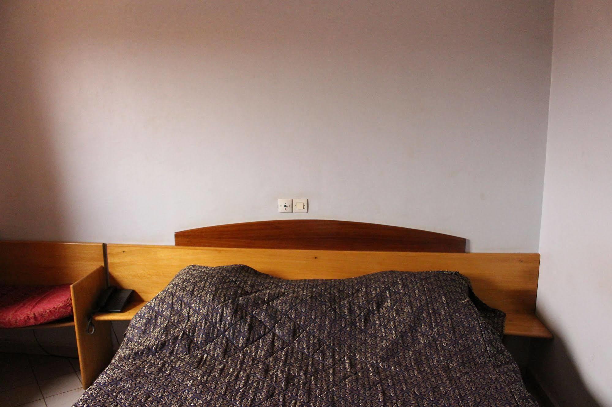 Hotel Altitel Bafoussam Eksteriør bilde